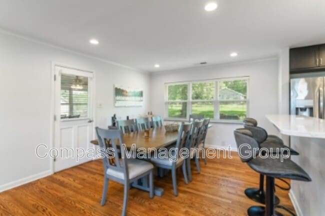 Building Photo - 217 Buckingham Dr