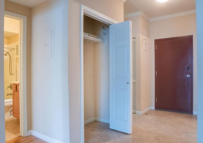 Building Photo - Charming 2 Bed, 2 Bath Condo in Santa Clara