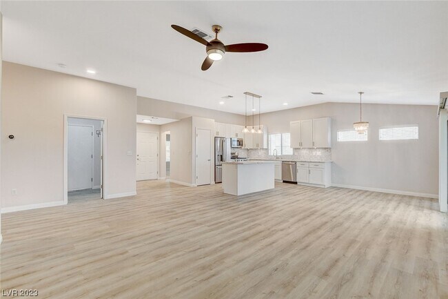 Building Photo - 1979 Joy View Ln