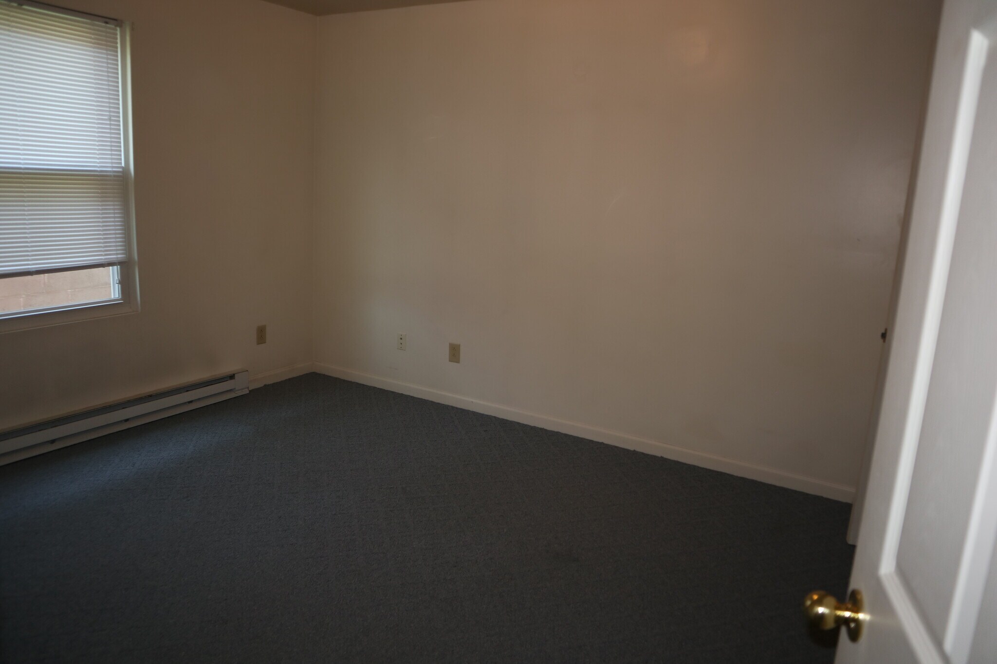 Building Photo - 653 High St