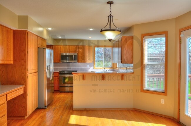 Building Photo - Sprawling Liberty Lake Home