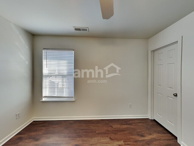 Building Photo - 6747 Thistle Down Dr