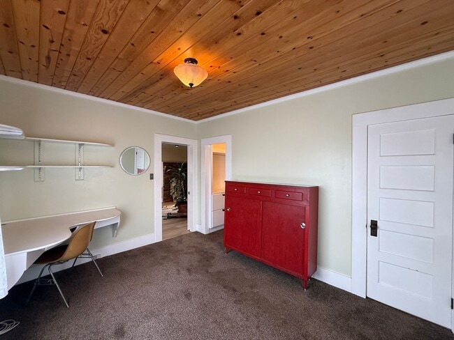 Building Photo - Old Town Orcutt Charm