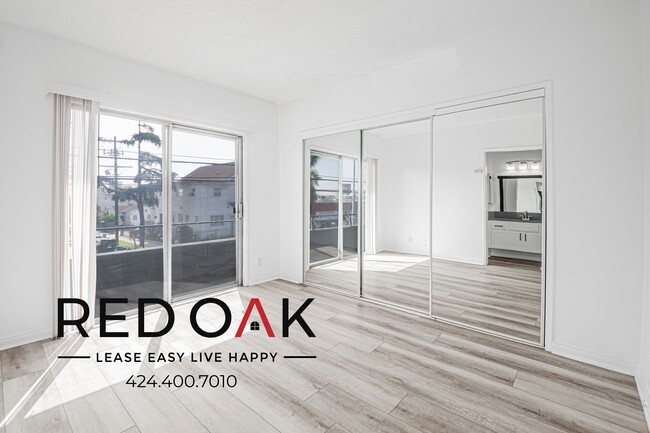 Building Photo - 5119 Fountain Ave