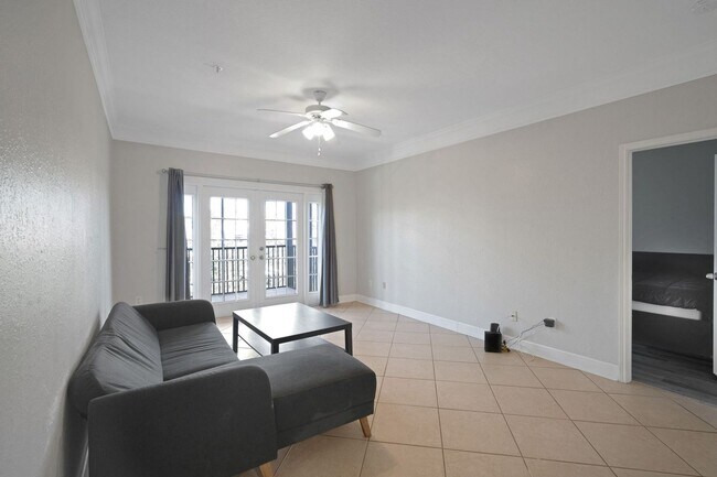Building Photo - 2 Bedroom Condo in Tampa