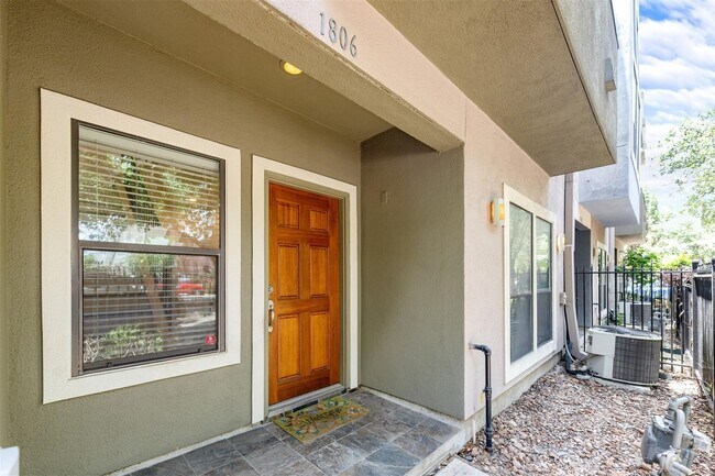 Building Photo - 1806 Rosalie St