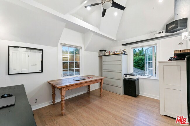 Building Photo - 1760 Nichols Canyon Rd