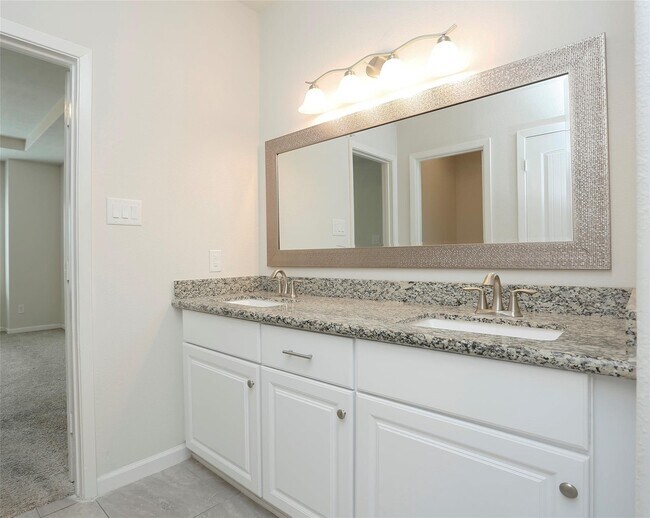 Building Photo - 13823 Leabrandon Ln
