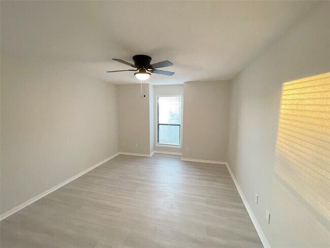 Building Photo - 1100 Augusta Dr