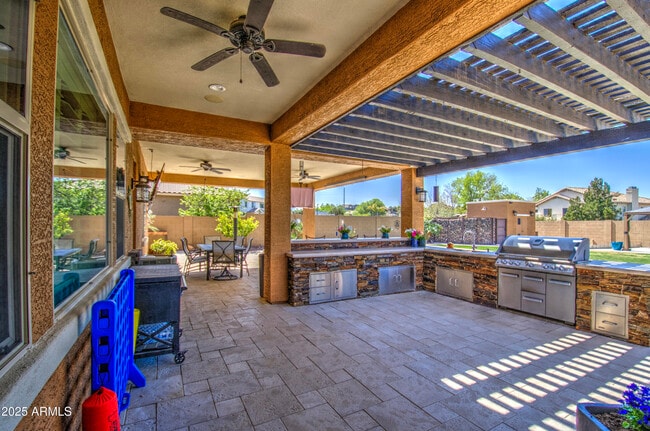 Building Photo - 3016 N Glenview