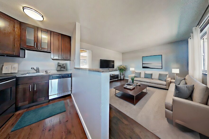 Building Photo - 569 Smalley Ave