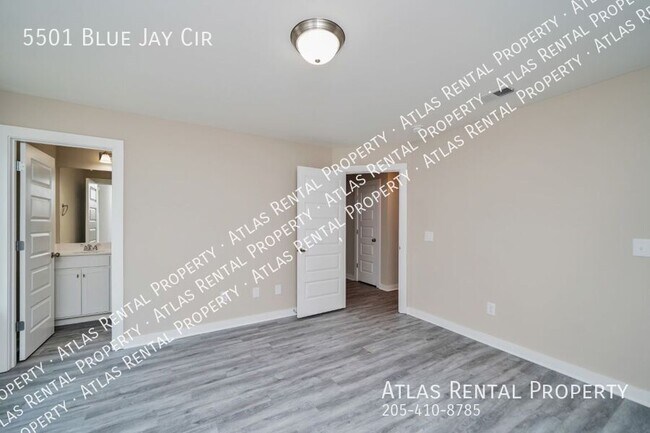 Building Photo - 5501 Blue Jay Cir