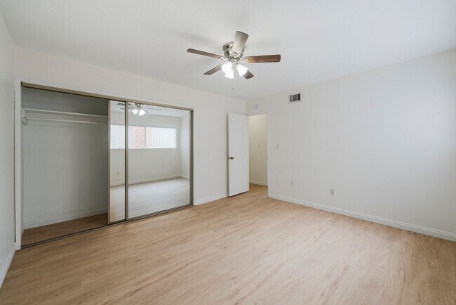 Building Photo - North Redondo 3 bedroom