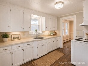 Building Photo - 64 Elm St