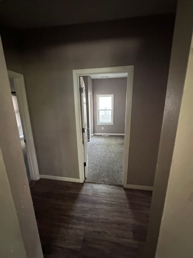 Building Photo - 3 Bed 1.5 Bath Home