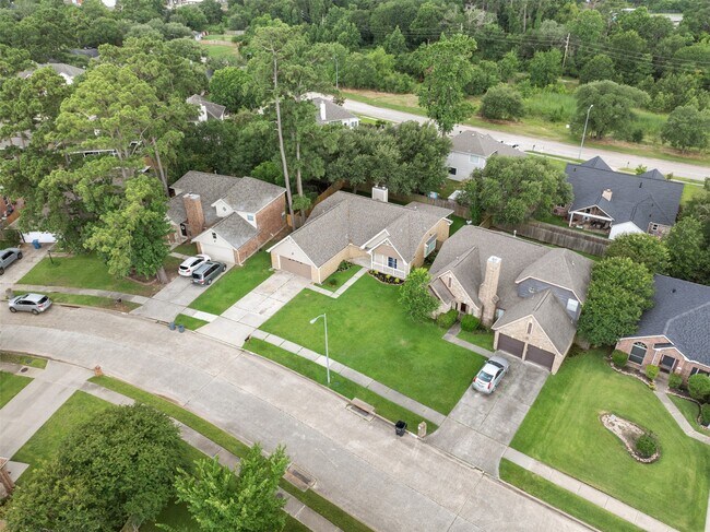 Building Photo - 22503 Holly Branch Dr