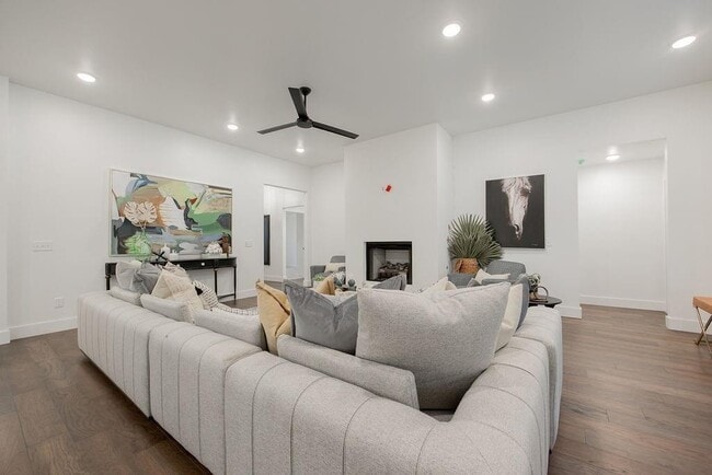 Building Photo - 7917 Behr Dr