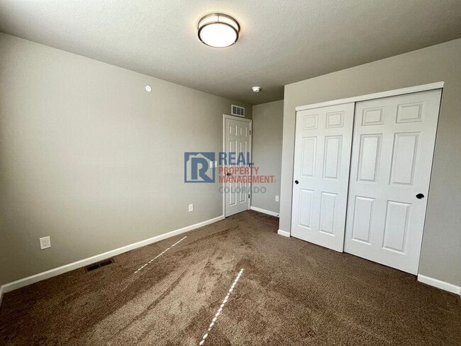 Building Photo - 1611 Spring Water Pt