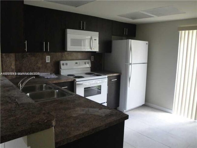 Building Photo - 1206 San Remo Cir