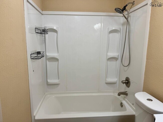 Building Photo - 1408 Normandy Dr