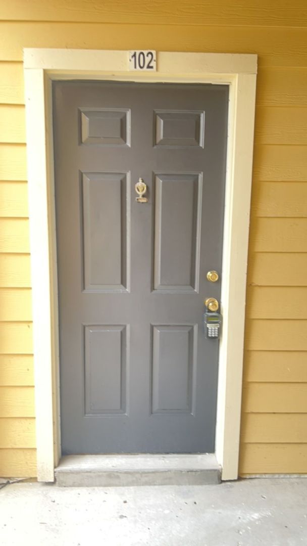 Building Photo - For Rent: 1 Bedroom, 1 Bath in a gated com...