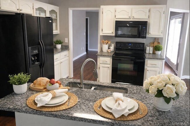 Building Photo - 115 Melvina Pl