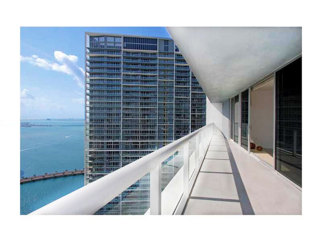 Building Photo - 465 Brickell Ave