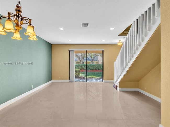 Building Photo - 3878 Tree Top Dr