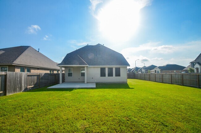 Building Photo - 14154 Little River Dr