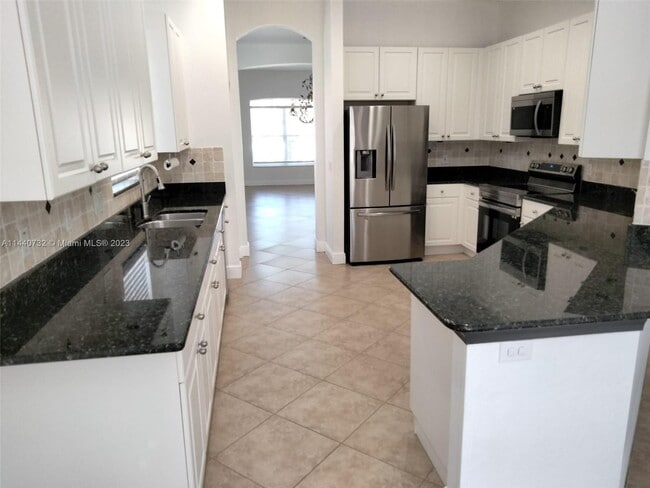 Building Photo - 8804 Via Tuscany Dr