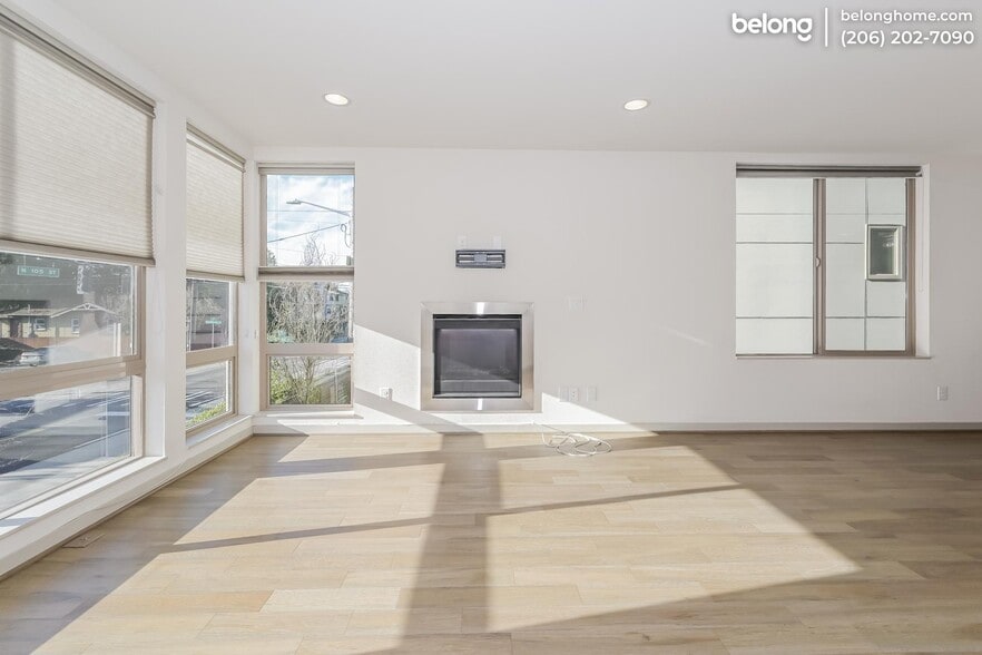 Building Photo - 504 N 105th St