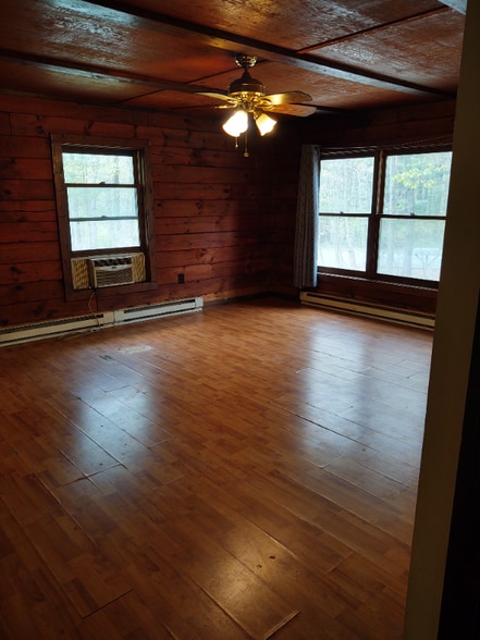 Building Photo - 206 Sellersville Dr