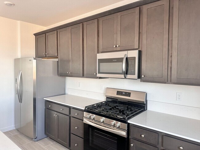 Building Photo - 1/2 off first full months rent with possession by 4/17/2026