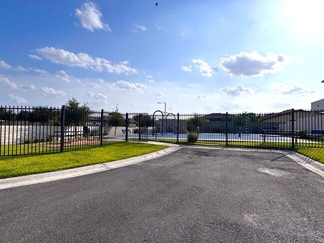 Building Photo - 9915 Borna Dr