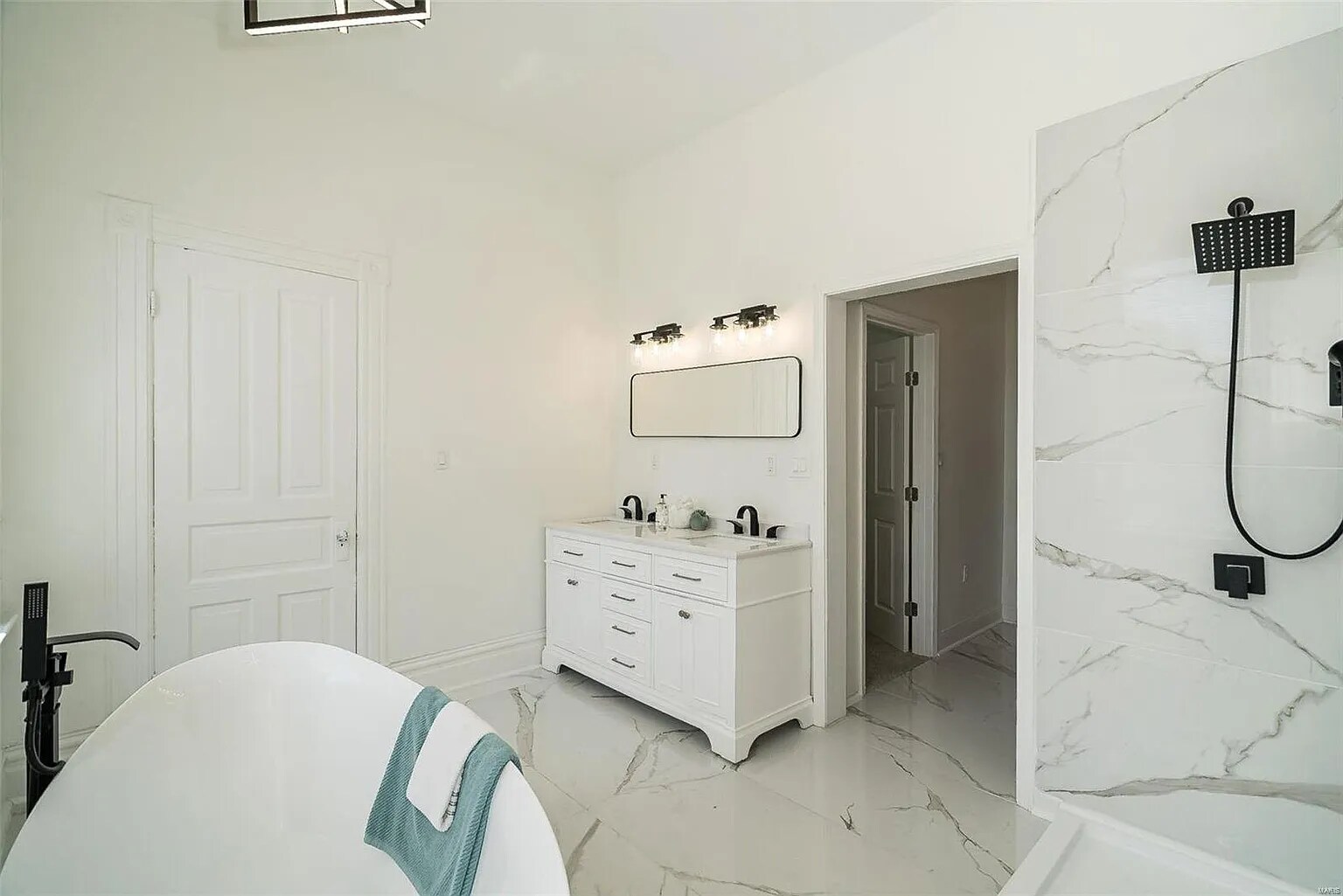 Building Photo - 1936 Arsenal St