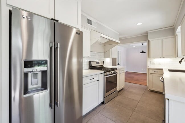 Building Photo - 5131 Torchlight Dr