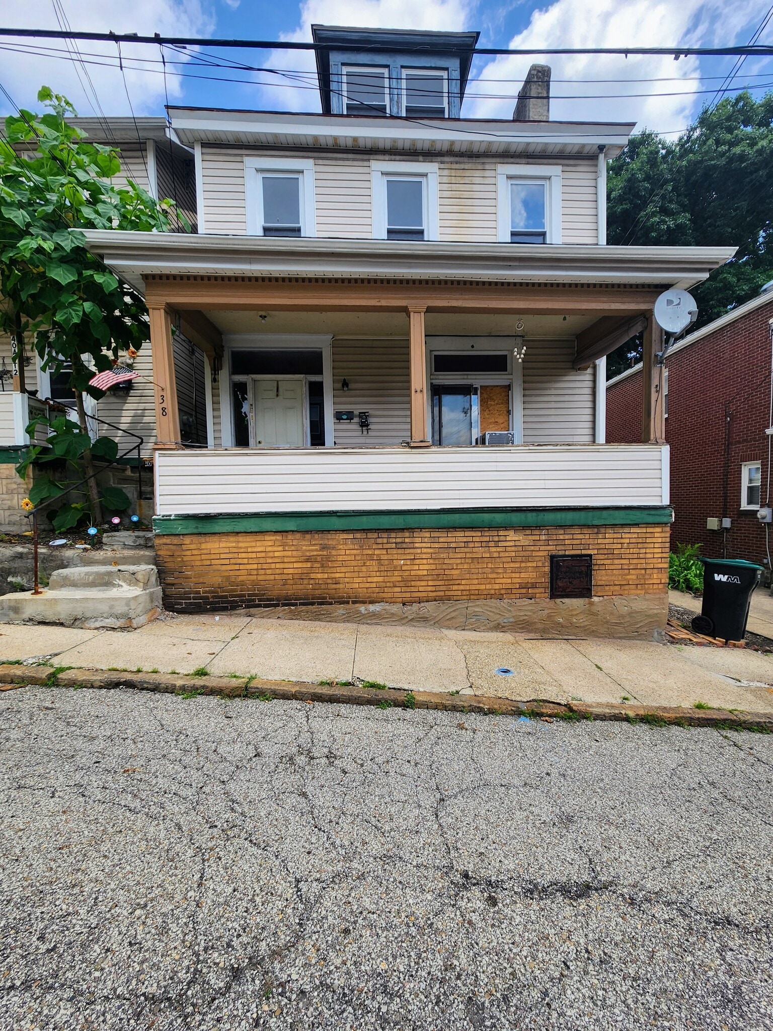 Building Photo - 38 Walnut St