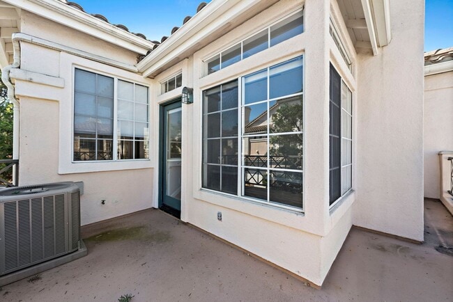 Building Photo - 137 Shorebreaker Dr