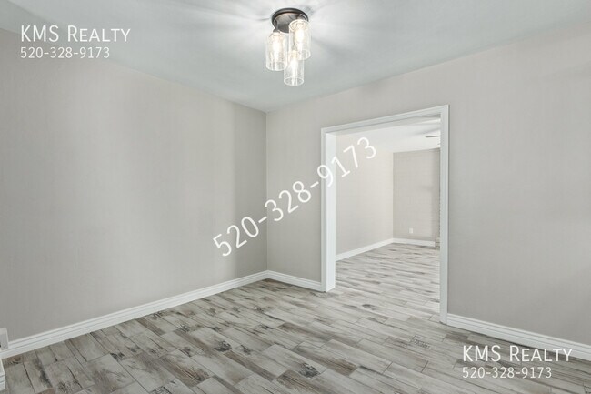 Building Photo - 901 S Belvedere Ave