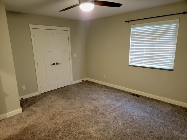 Building Photo - 1105 Fishlock Ave