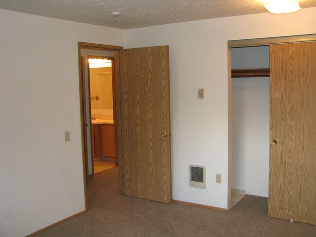 Building Photo - 4263 Tiffany Pl NE