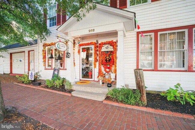 Building Photo - 1555 Rivertown Pl