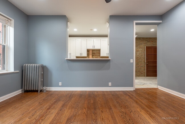 Building Photo - 1329 W Addison St