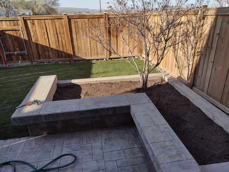 Backyard - 1223 2nd Ave NE
