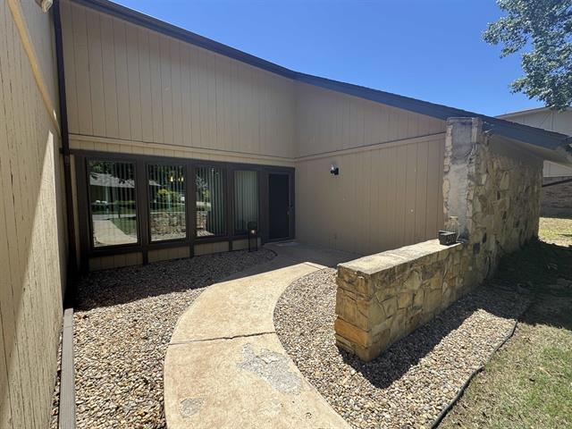 Building Photo - 2901 Old Mallard Rd