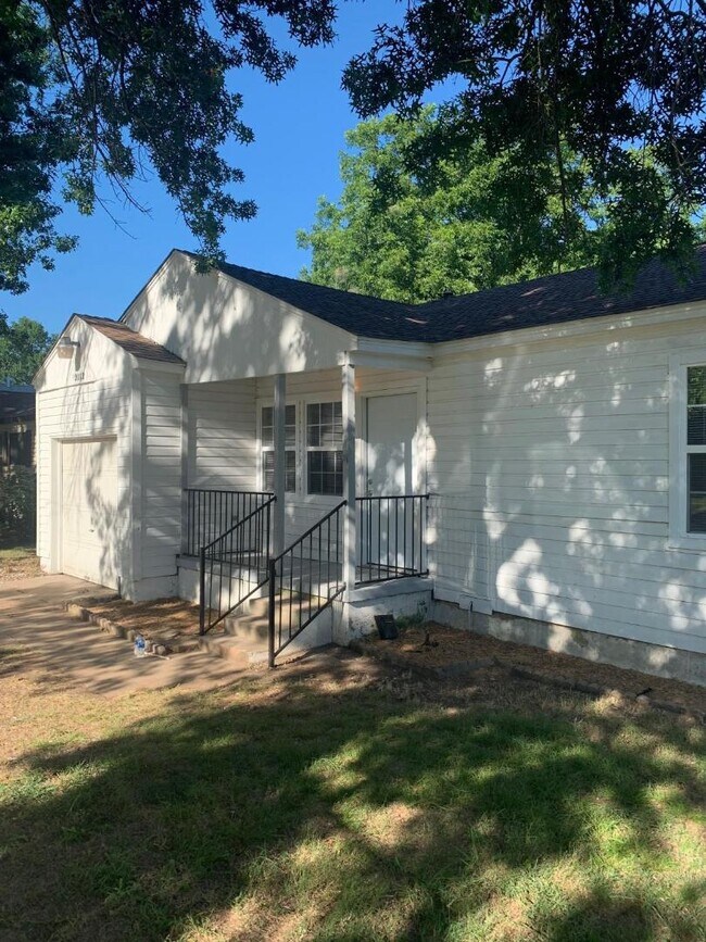 Building Photo - 2012 Turner Dr