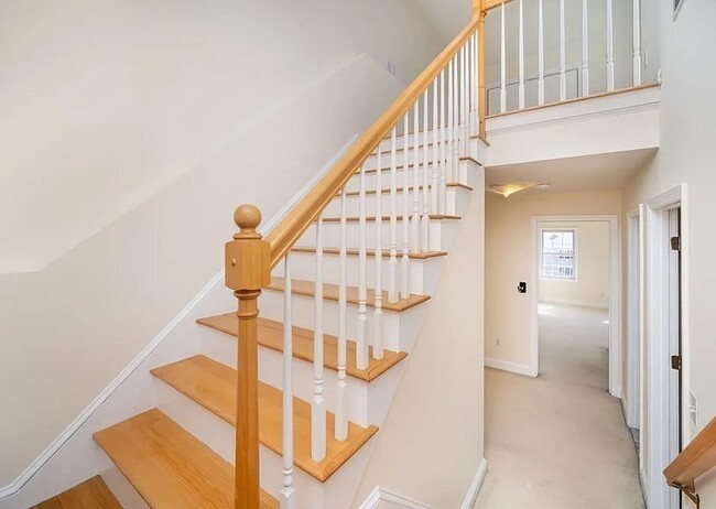 Building Photo - 123 Revere St