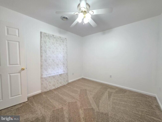 Building Photo - 1011 Granite Ct