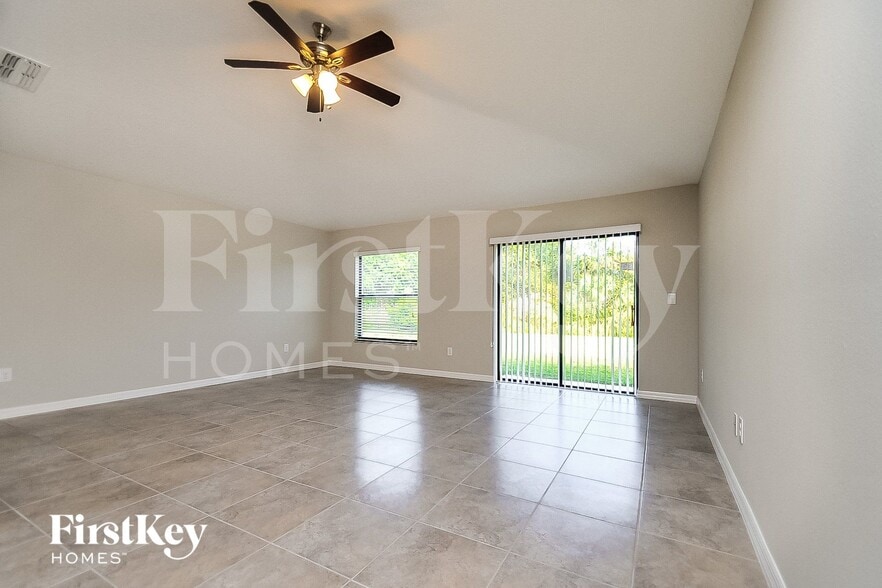 Building Photo - 9725 Sage Creek Dr