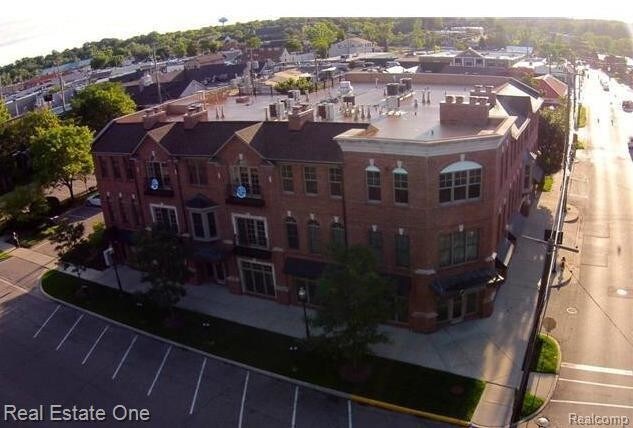 Building Photo - 202 Walnut Blvd